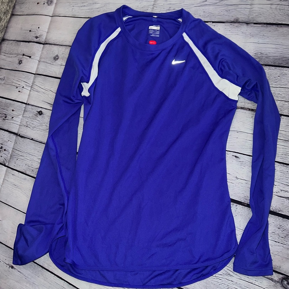 Medium PURPLE Nike Fit Dry Shirt